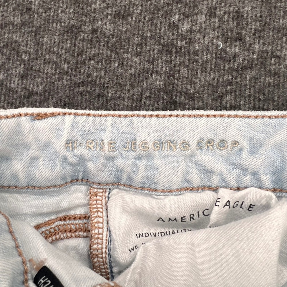 American Eagle Hi-Rise Jegging Crop Light Distressed Jean Ne(x)t Level size 2 - Picture 9 of 14